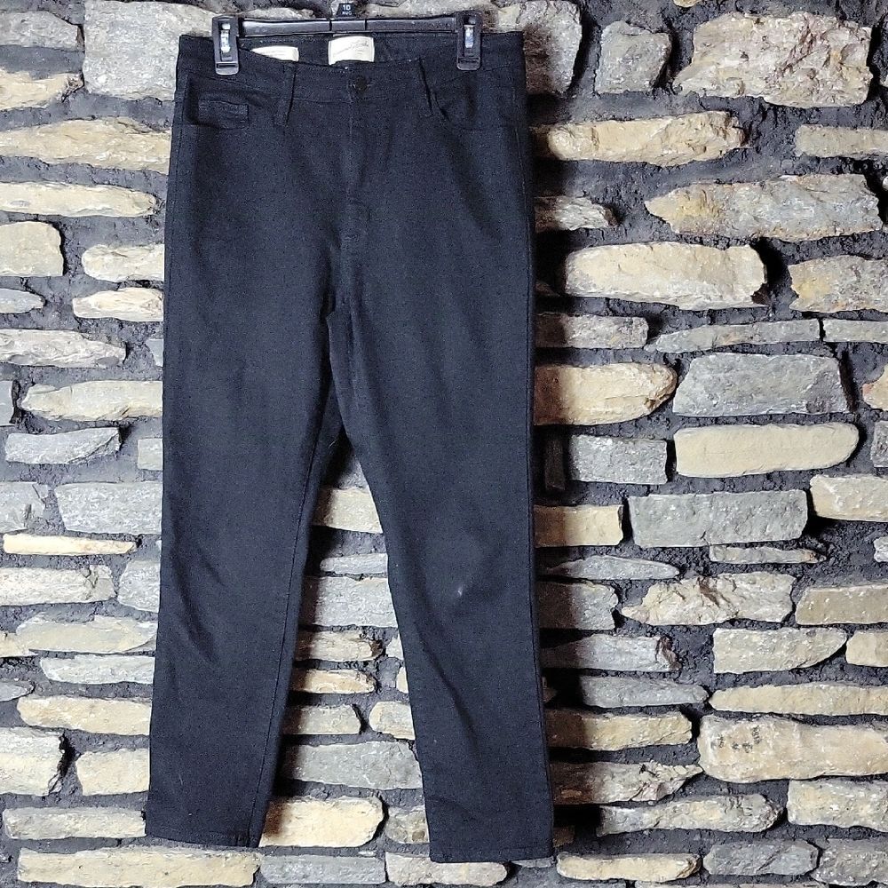 Universal Threads High Rise Slim Straight Black Pants Size 6